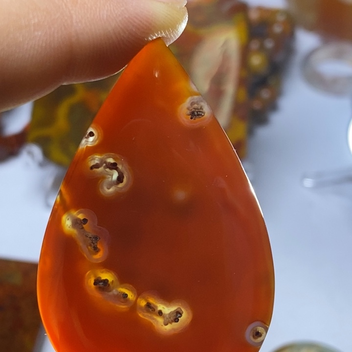 玛瑙/玉髓颈饰未镶嵌