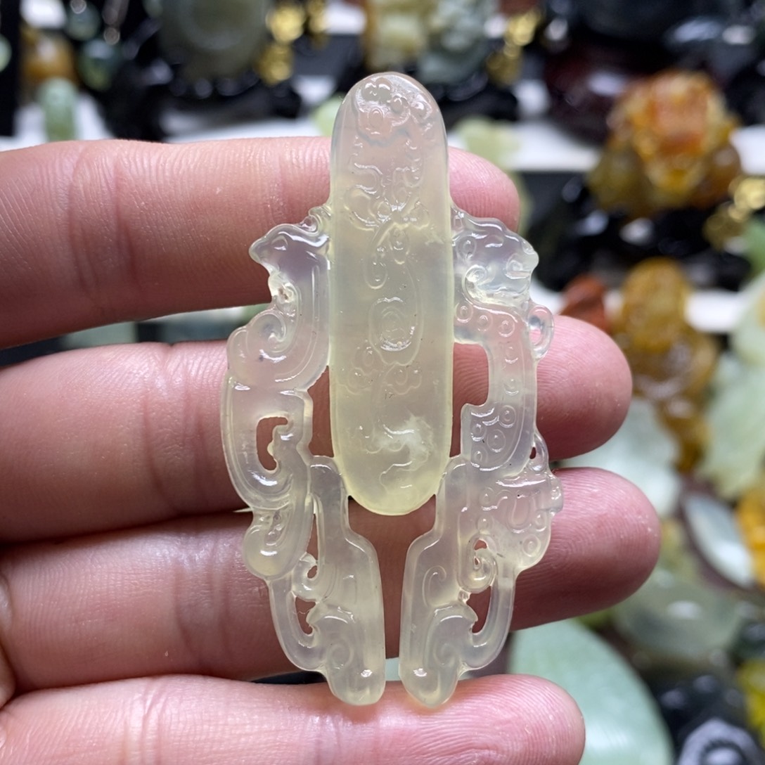 岫玉龙凤佩吊坠未镶嵌