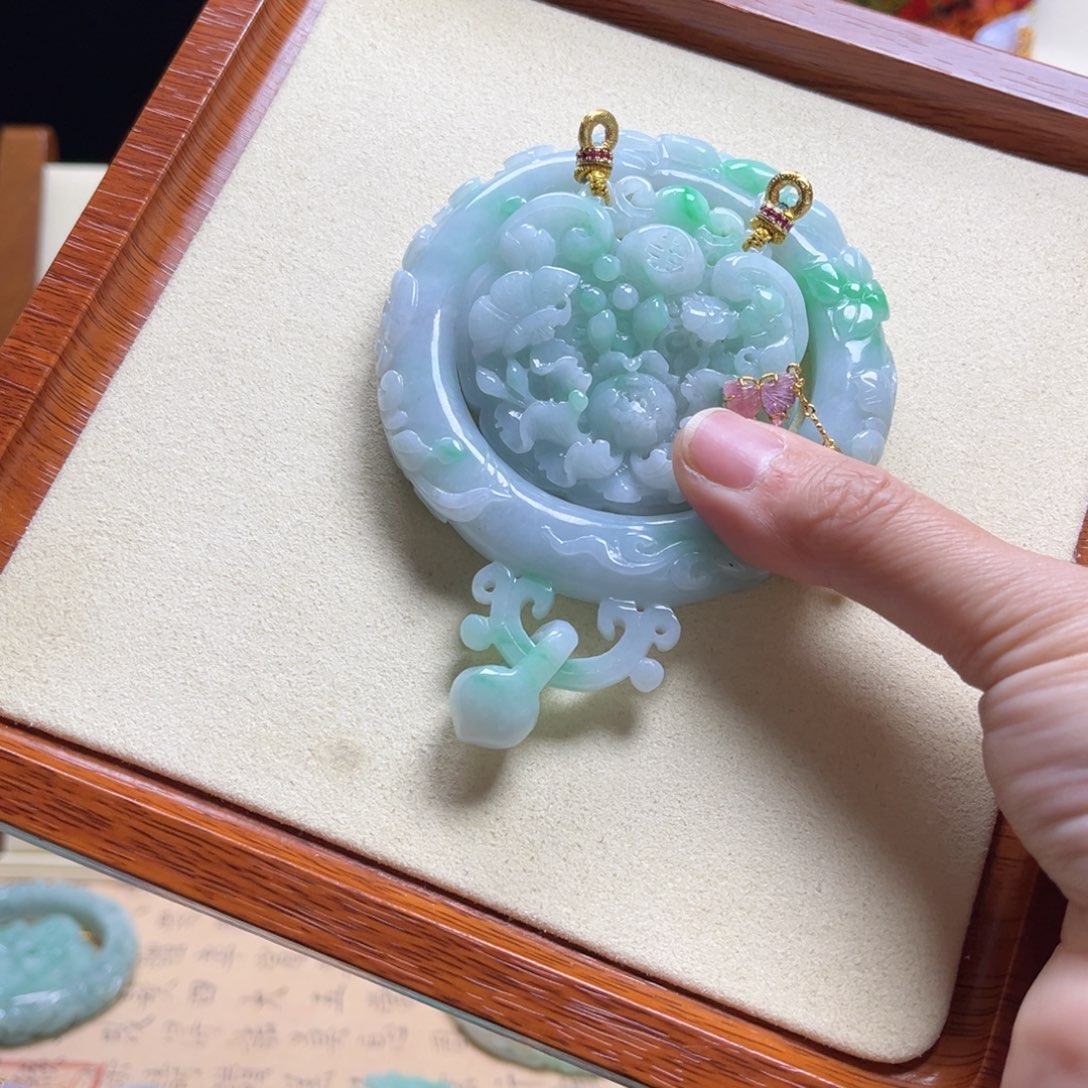 翡翠颈饰未镶嵌静**勤天然
