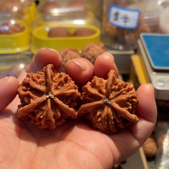 文玩核桃把件全品三棱