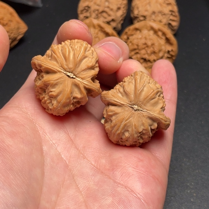 把件文玩核桃三角白35尺全品白茬566