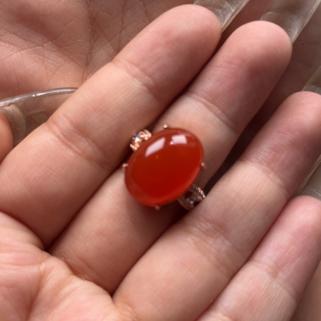 南红玛瑙戒指合金可**?