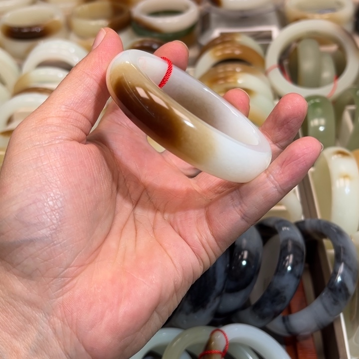和田玉（糖玉）手镯未镶嵌