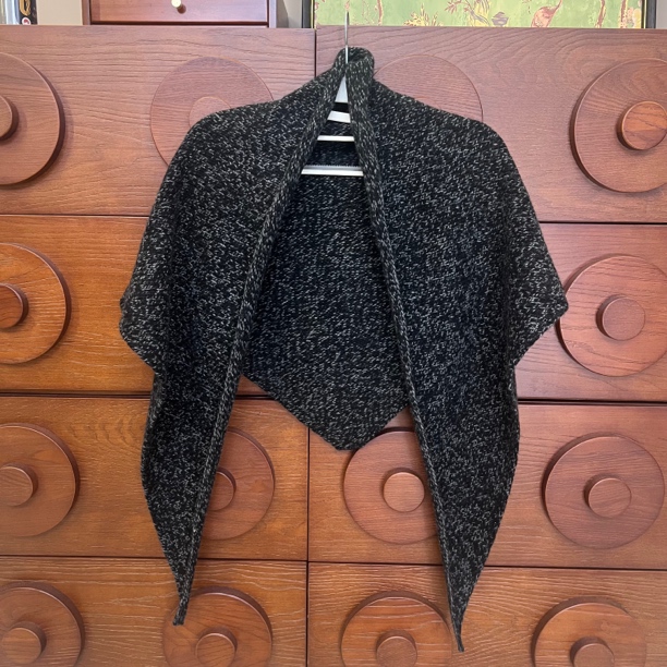 “意式披肩”2025新款暗黑内啡肽时髦精致披肩围巾A647针织保暖秋冬