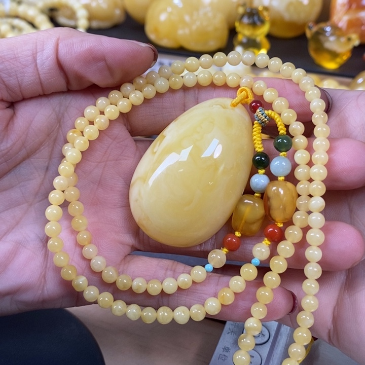 琥珀裸石未镶嵌水滴