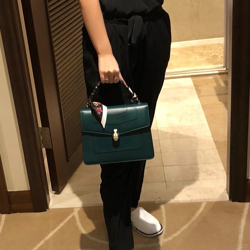 95新 BVLGARI/宝格丽 宝格丽 风琴蛇头包祖母绿中号/98新/优选