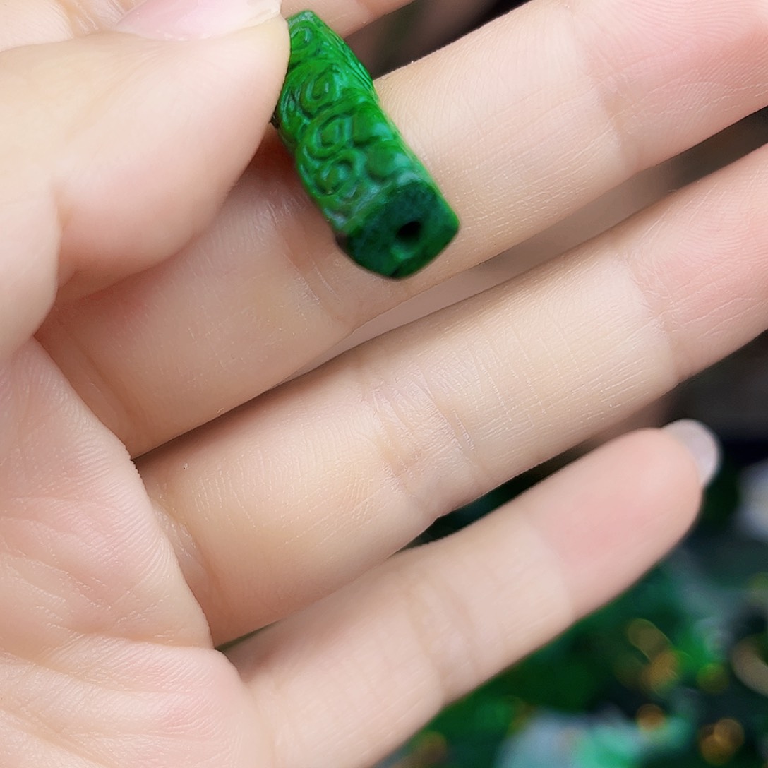 翡翠未镶嵌颈饰多样性