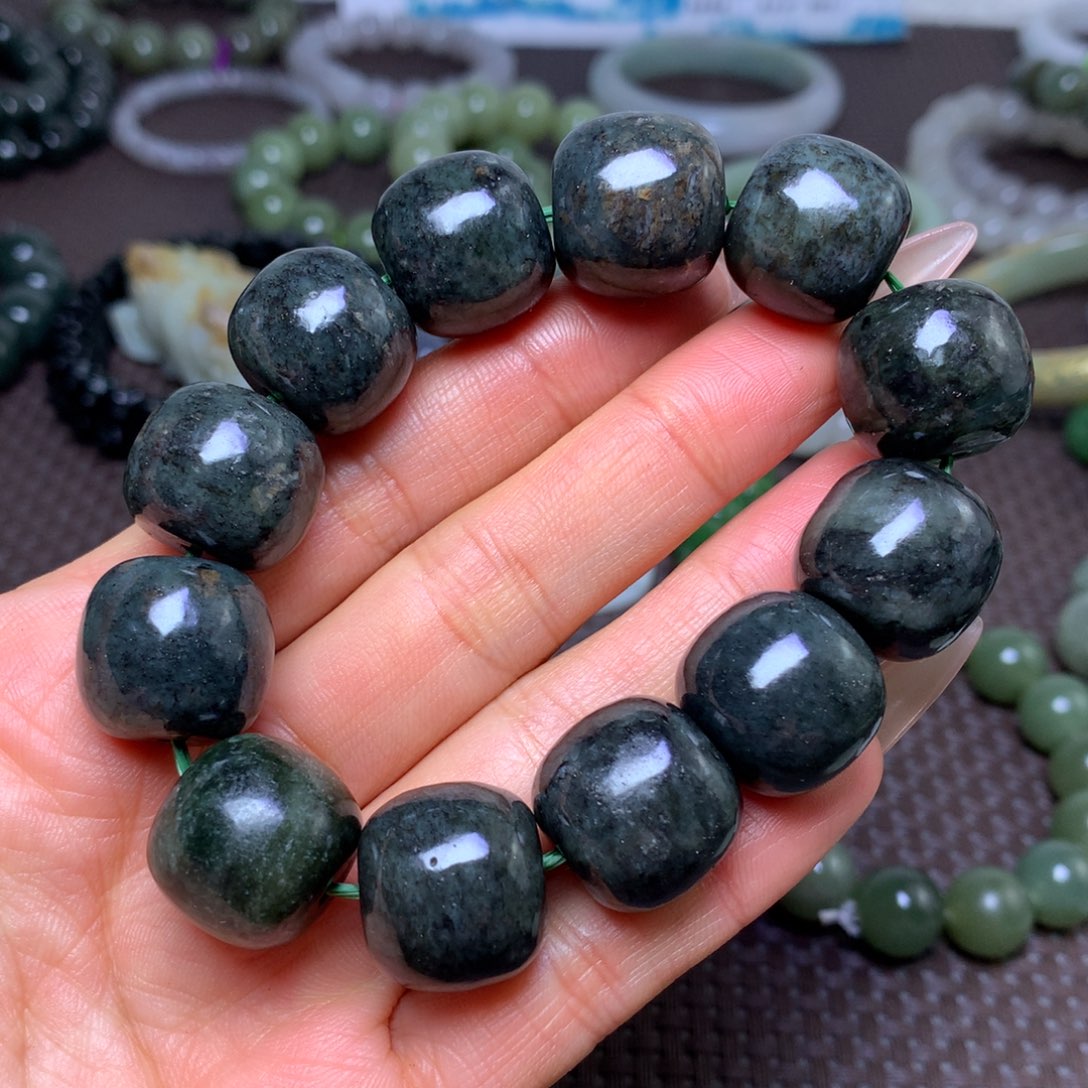 未镶嵌手串和田玉卡18