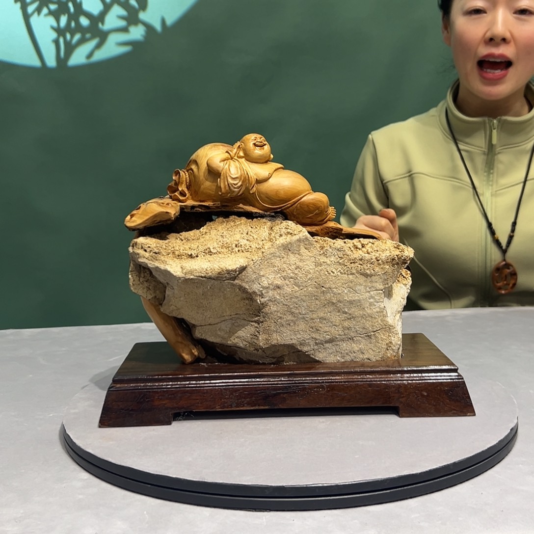 用***5柏木（崖柏）躺拥石权 躺赚钱 崖柏抱石弥勒