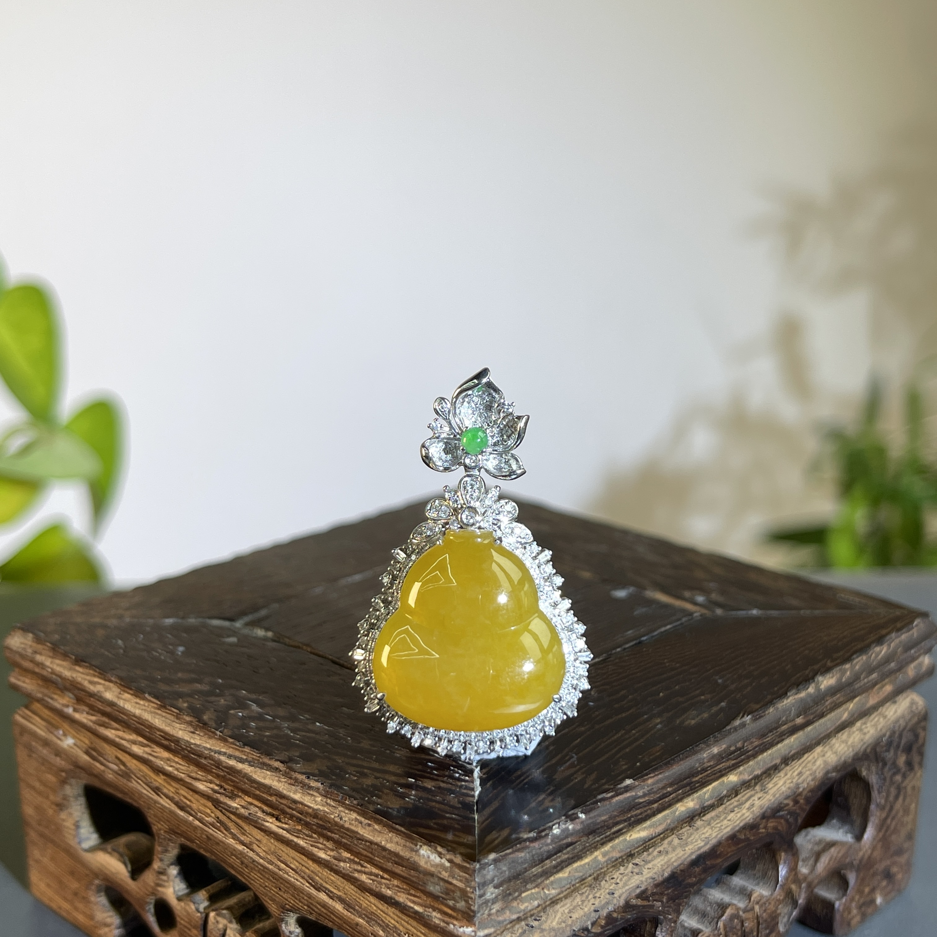 JTB05-162 天然缅甸翡翠A货 18K含钻镶嵌葫芦