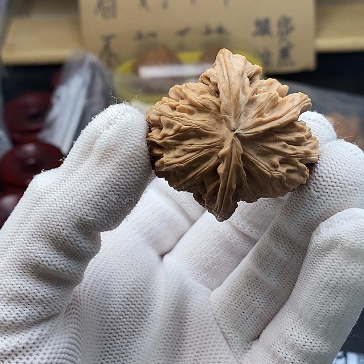 郭***店吊坠文玩核桃瑕疵不退不换