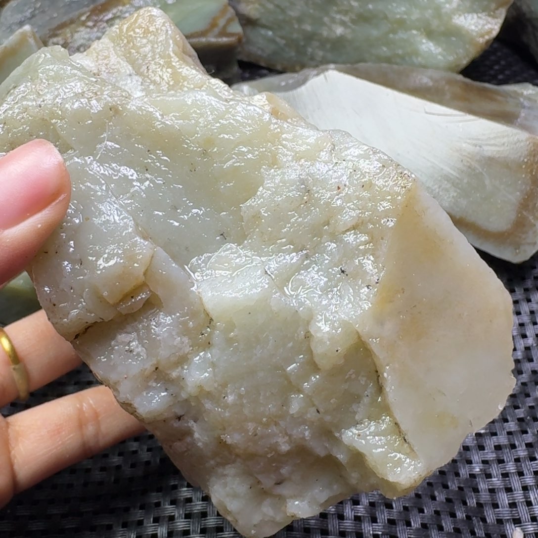 和田玉（糖玉）未镶嵌颈饰