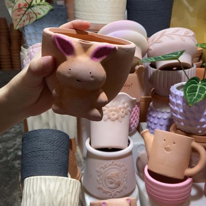 11×8彩绘小兔子盆 粗陶1个