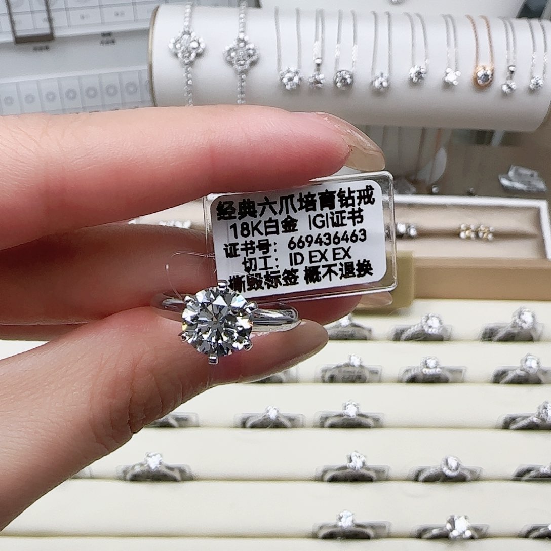 实验室培育钻石颈饰18K金镶嵌琪*