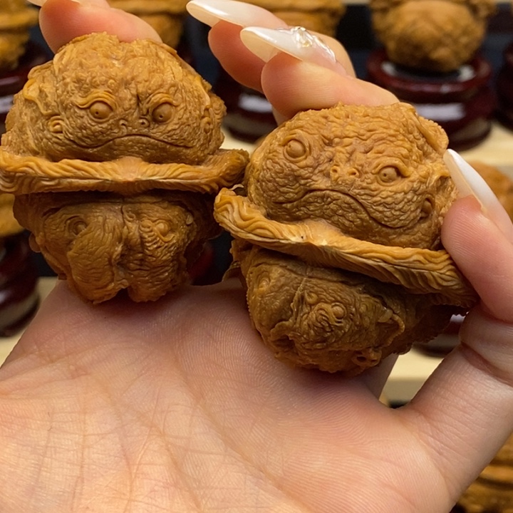 姚***。核桃蜕变龙蟾。     