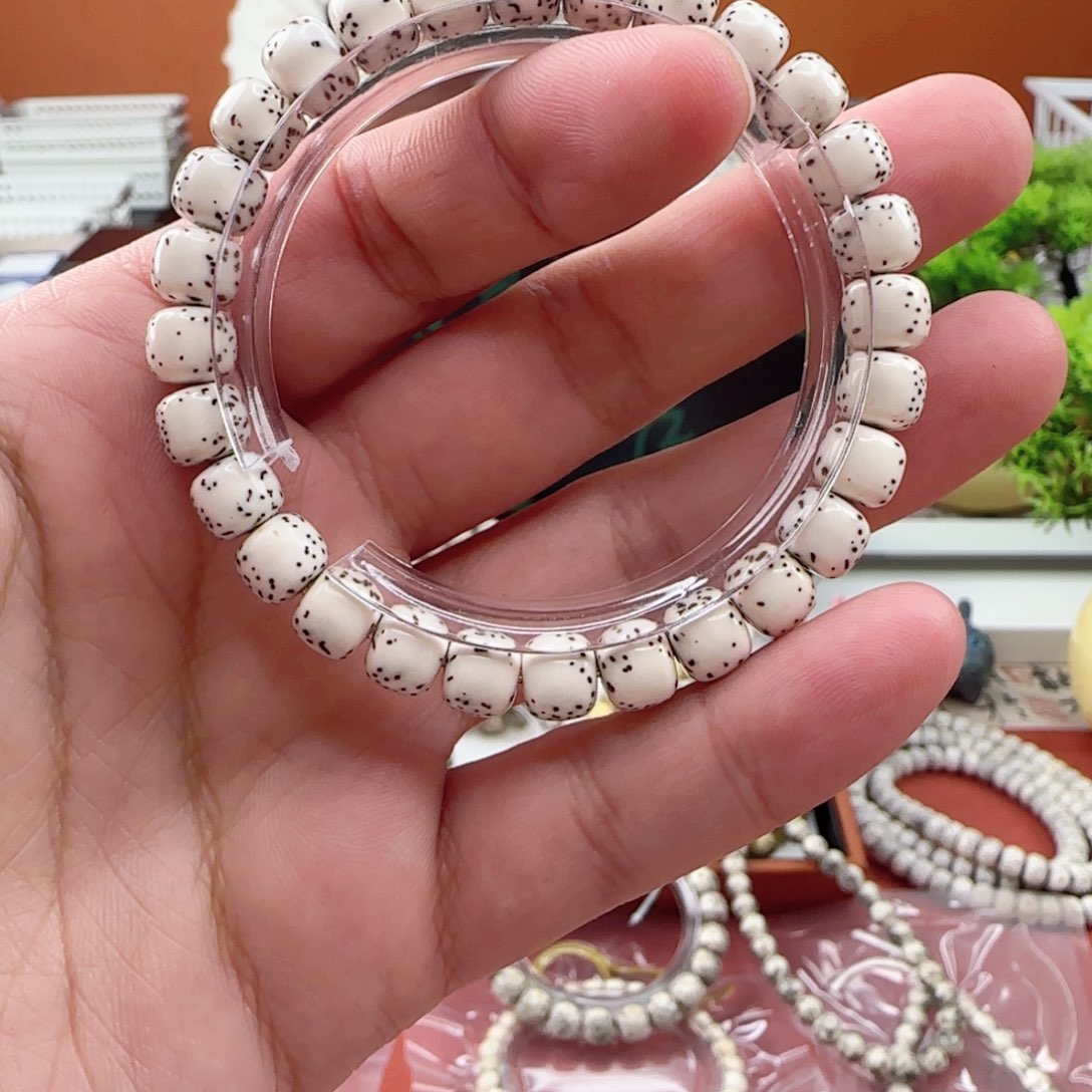 星月菩提手串河豚