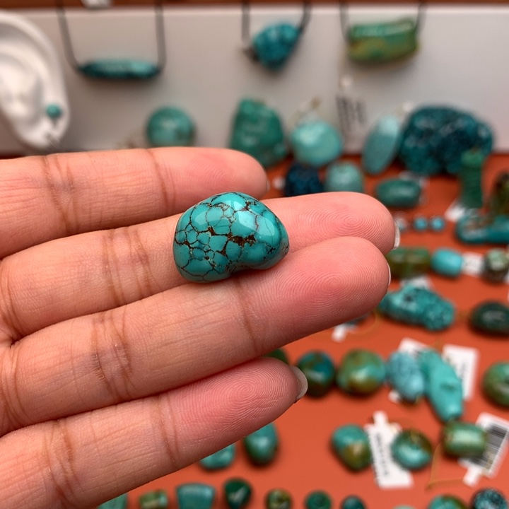 修***家绿松石未镶嵌珠宝奇石