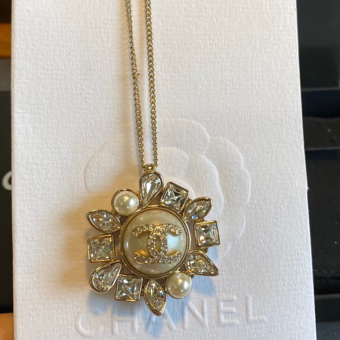 未使用 Chanel/香奈儿 双C 异形钻山茶花珍珠项链 19K/AGG037