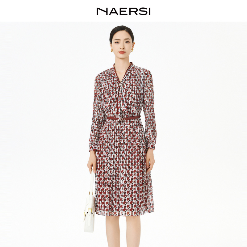 NAERSI/娜尔思流光复古风飘带印花中长款连衣裙（配腰带）NF09930B6