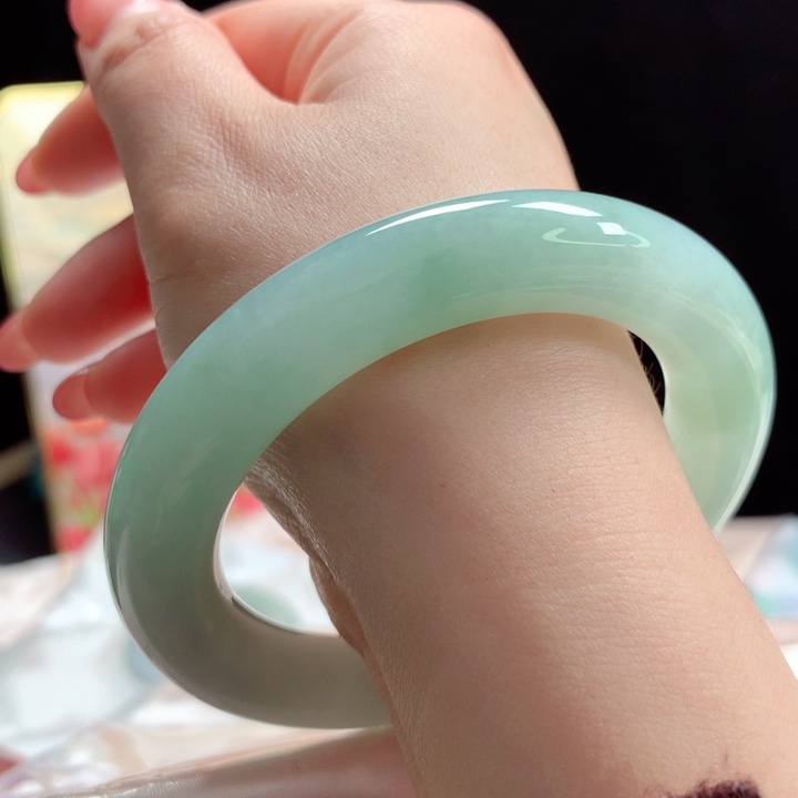 翡翠手镯（圆镯）未镶嵌葡萄肉63