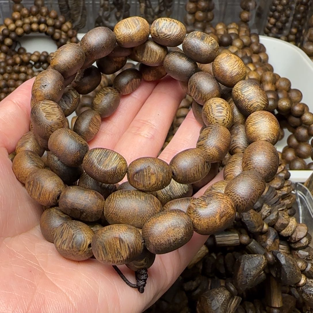 沉香手串d**d多圈留疤张勺子绿奇老料