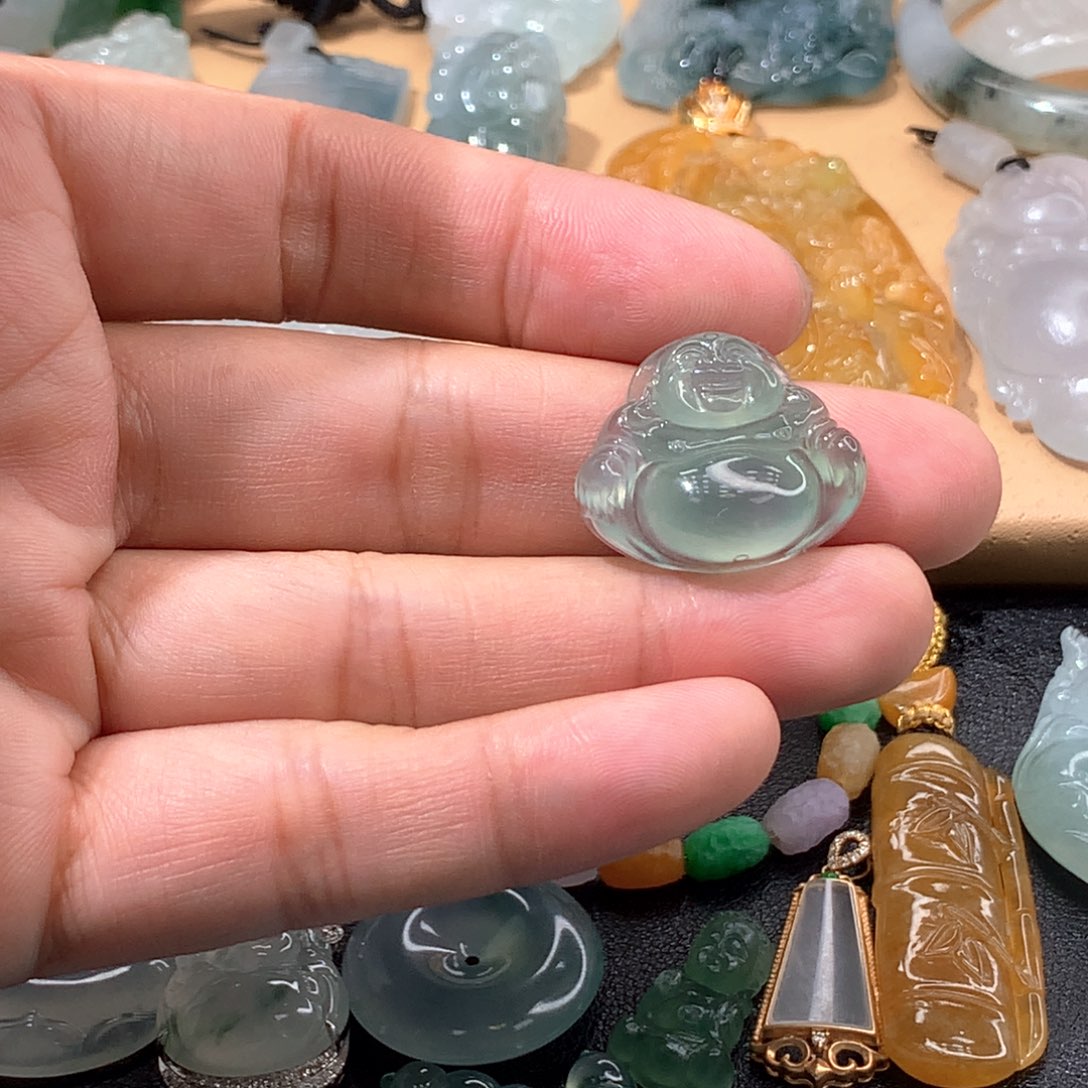 颈饰未镶嵌翡翠挂件