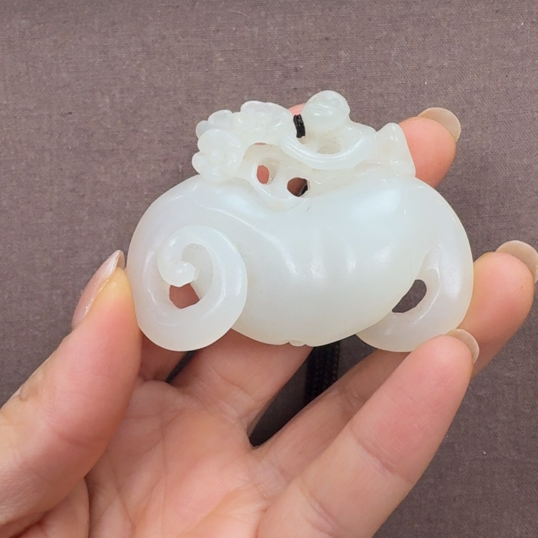 未镶嵌和田玉挂件