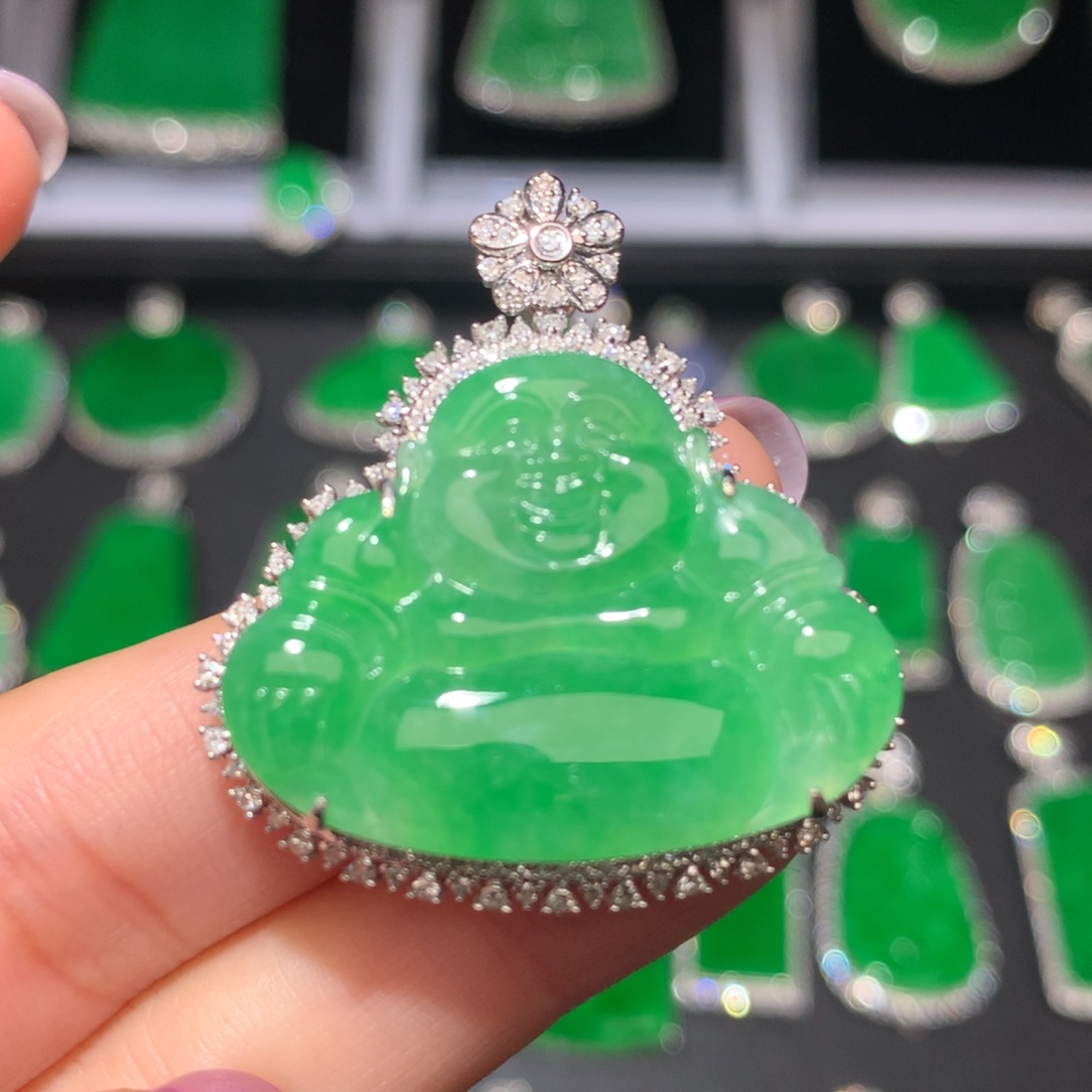 翡翠颈饰18K金镶嵌翡翠