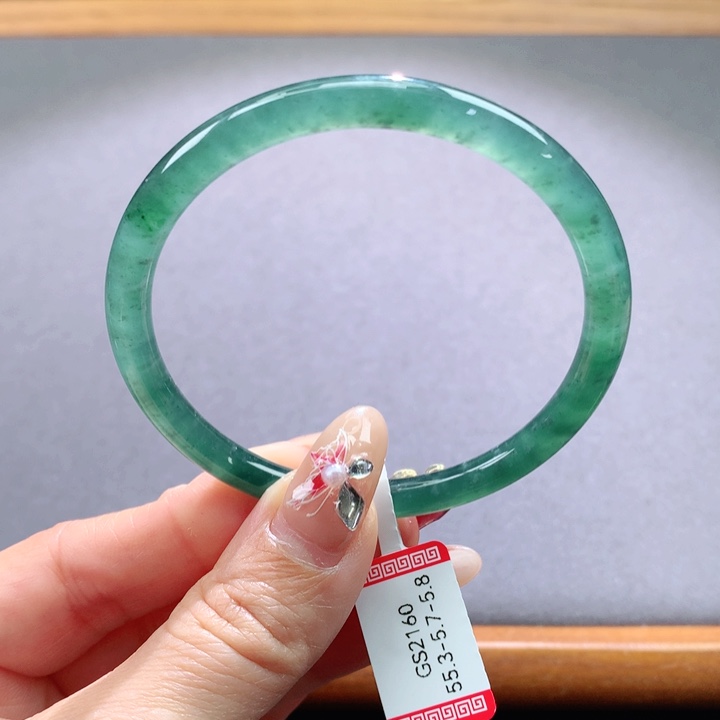 翡翠手镯未镶嵌天然翡翠手镯叮当镯