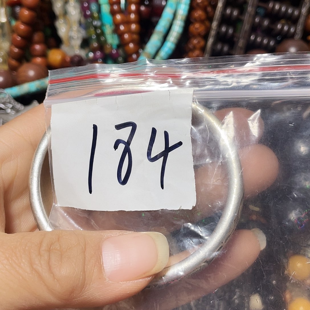 爱***松琉璃/树脂/塑料类优惠多多