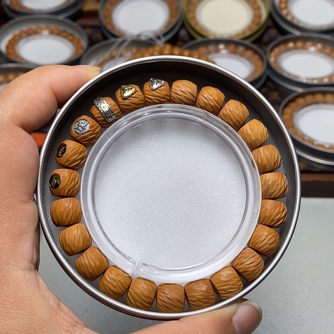 猴头核桃手串40号六标羽翼蛇纹10左右