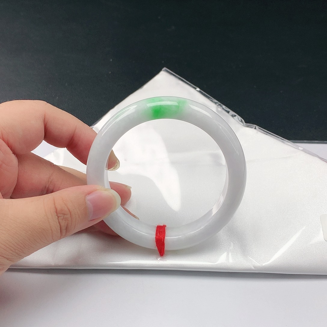 翡翠手镯未镶嵌翡翠153