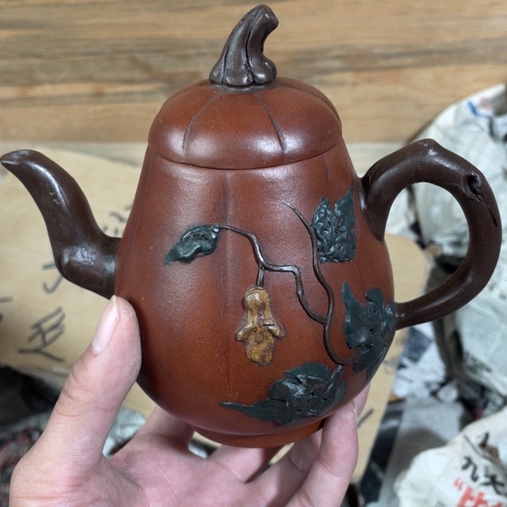 紫砂茶壶老厂紫砂壶一件。