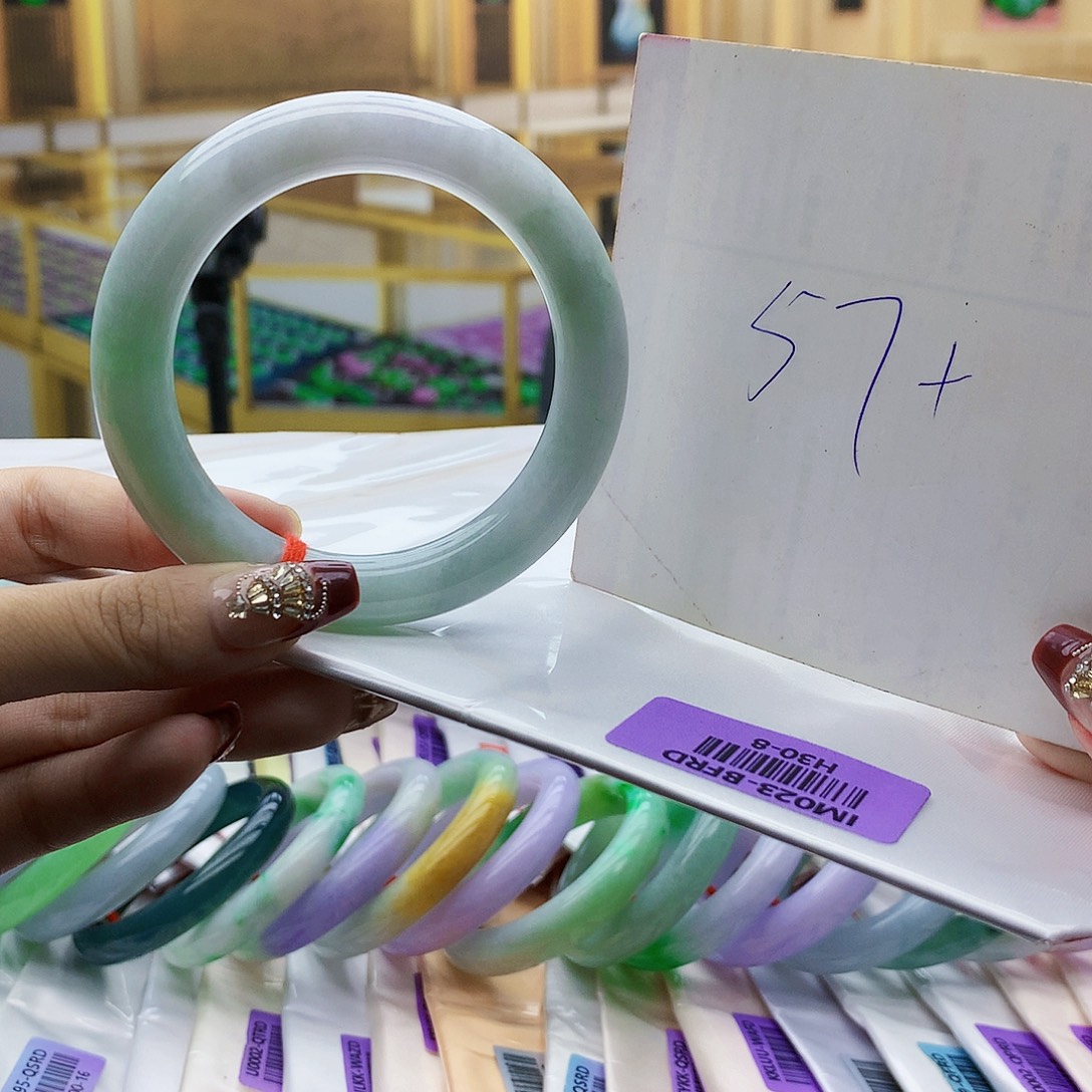 翡翠未镶嵌手镯nnn