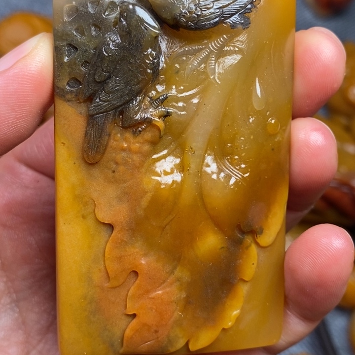 石英质玉（黄龙玉）合金颈饰