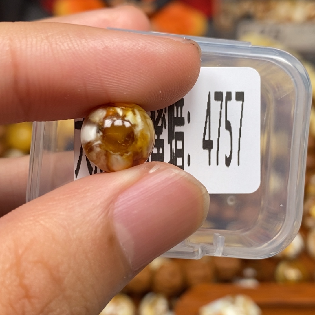 蜜蜡未镶嵌珠宝奇石4757