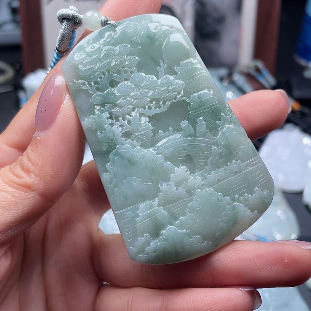 聖***悟翡翠未镶嵌颈饰总300