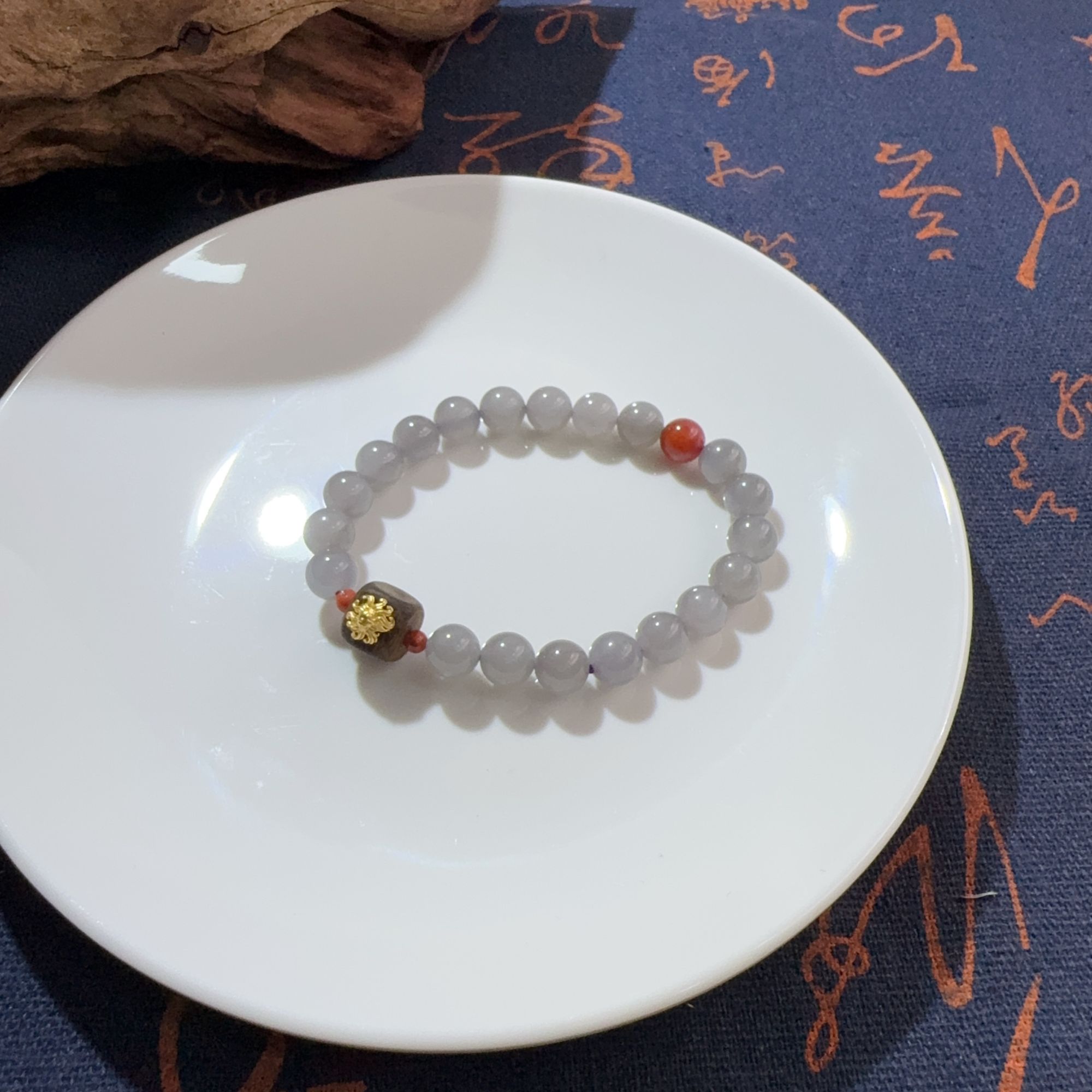 和田玉冰烟紫圆珠搭南红设计款手串