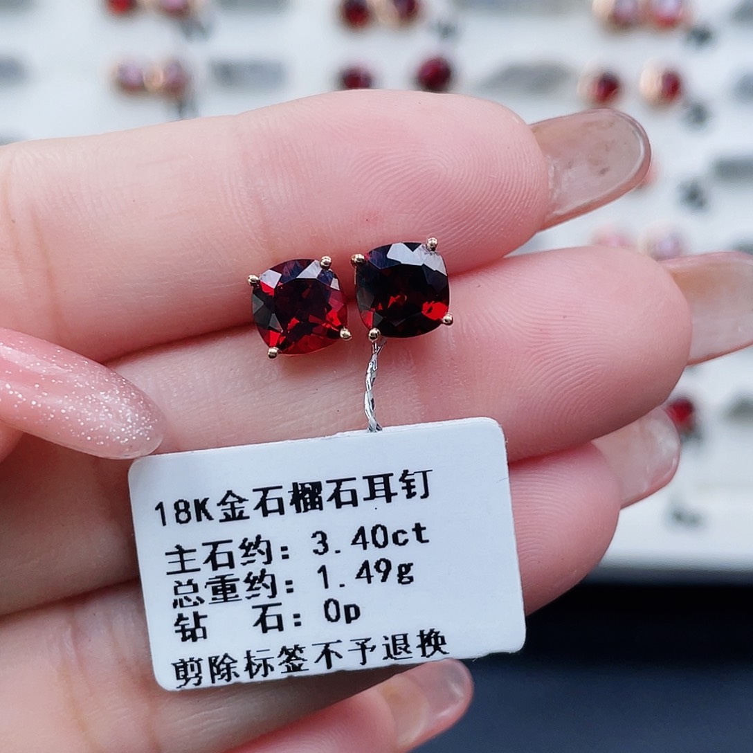 石榴石耳饰18K金镶嵌
