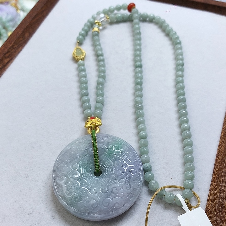 翡翠颈饰未镶嵌吊坠