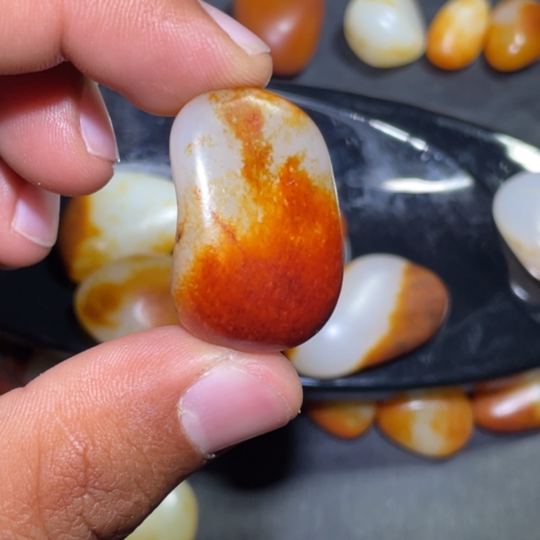 和田玉颈饰未镶嵌15.4克