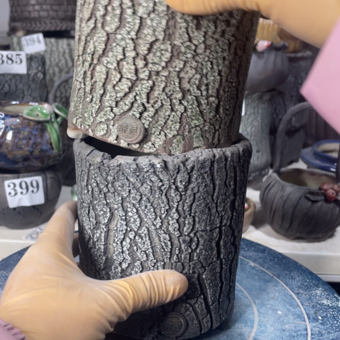 红陶微瑕的脸上有一丝