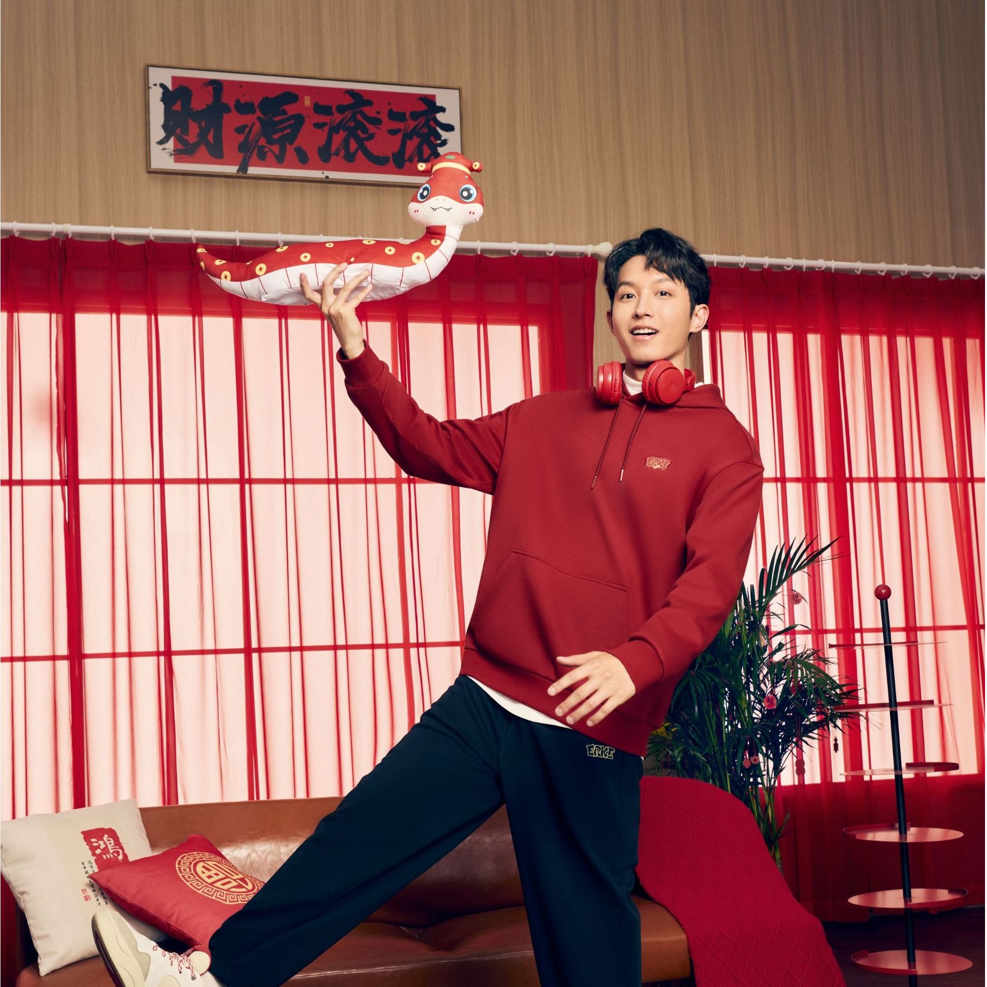 鸿星尔克2025春季情侣卫衣休闲运动加厚连帽长袖51225101014-yc