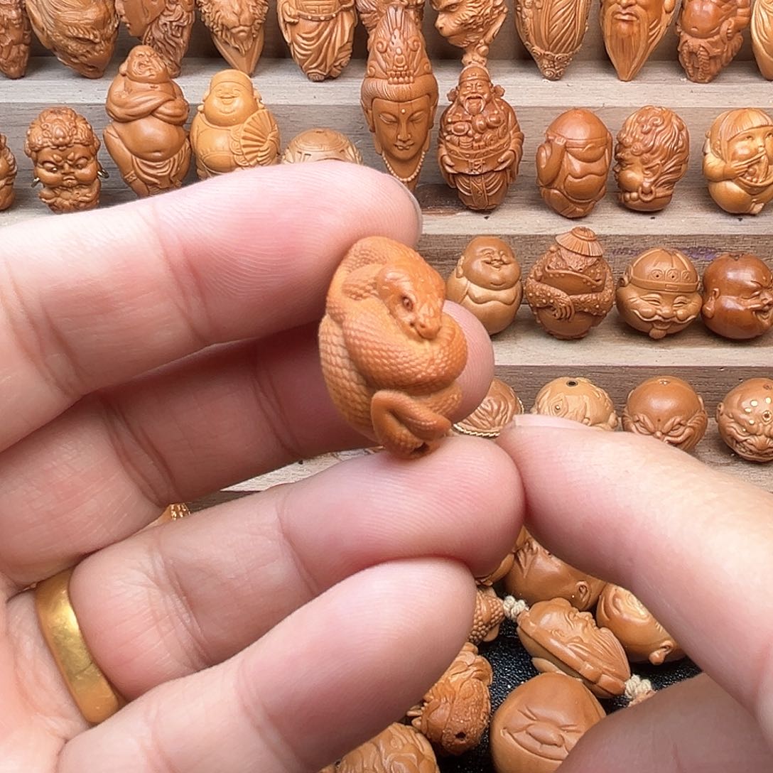 橄榄核吊坠17蛇福利