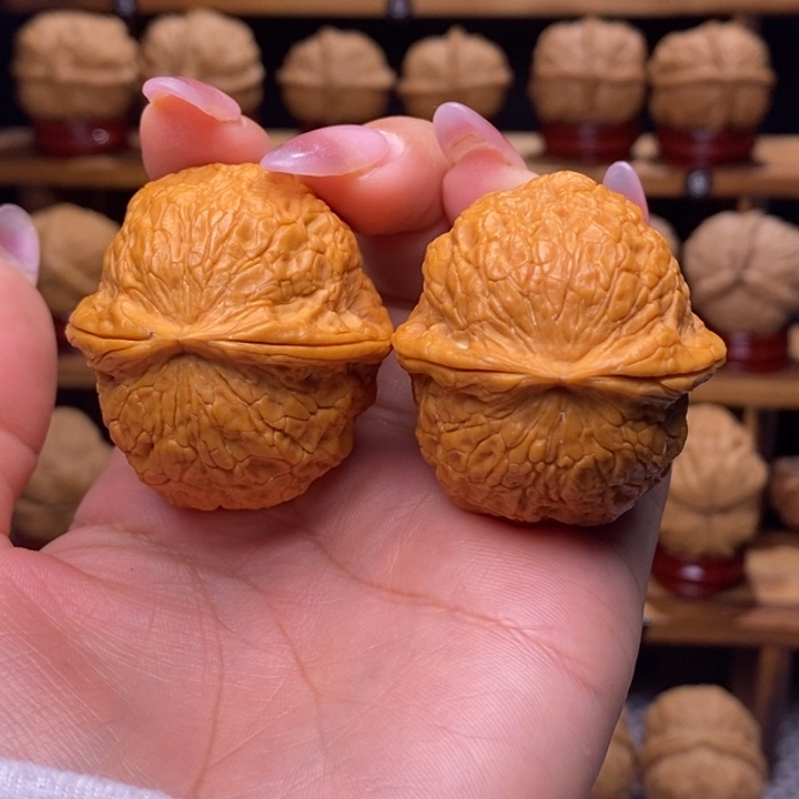 把件文玩核桃金丝绣球2