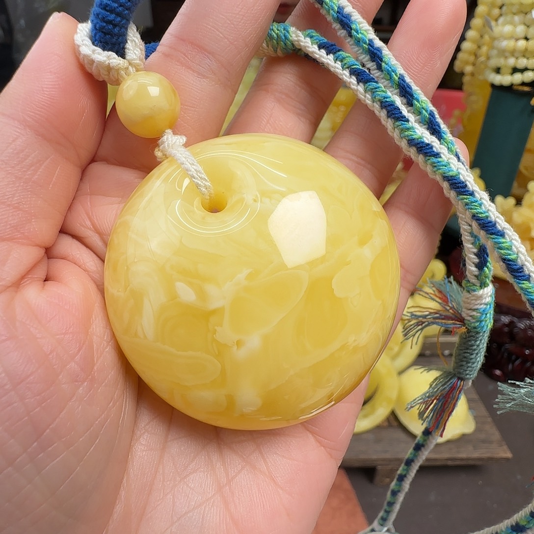 蜜蜡未镶嵌珠宝奇石