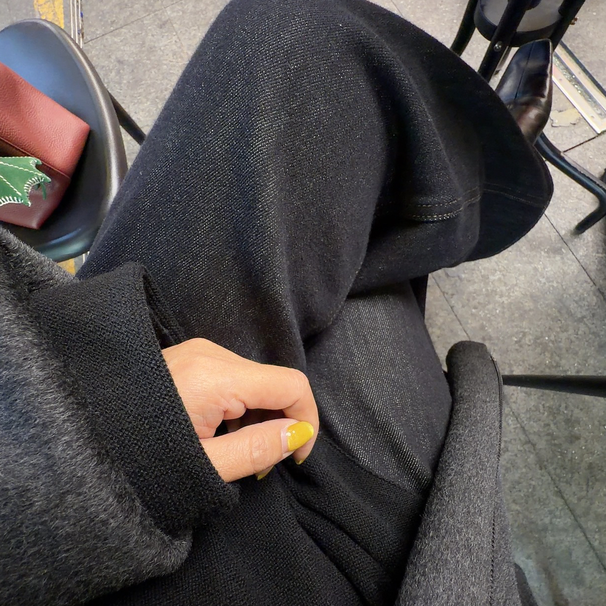 唯姐精选品质磨毛碳黑牛仔裤不退不换