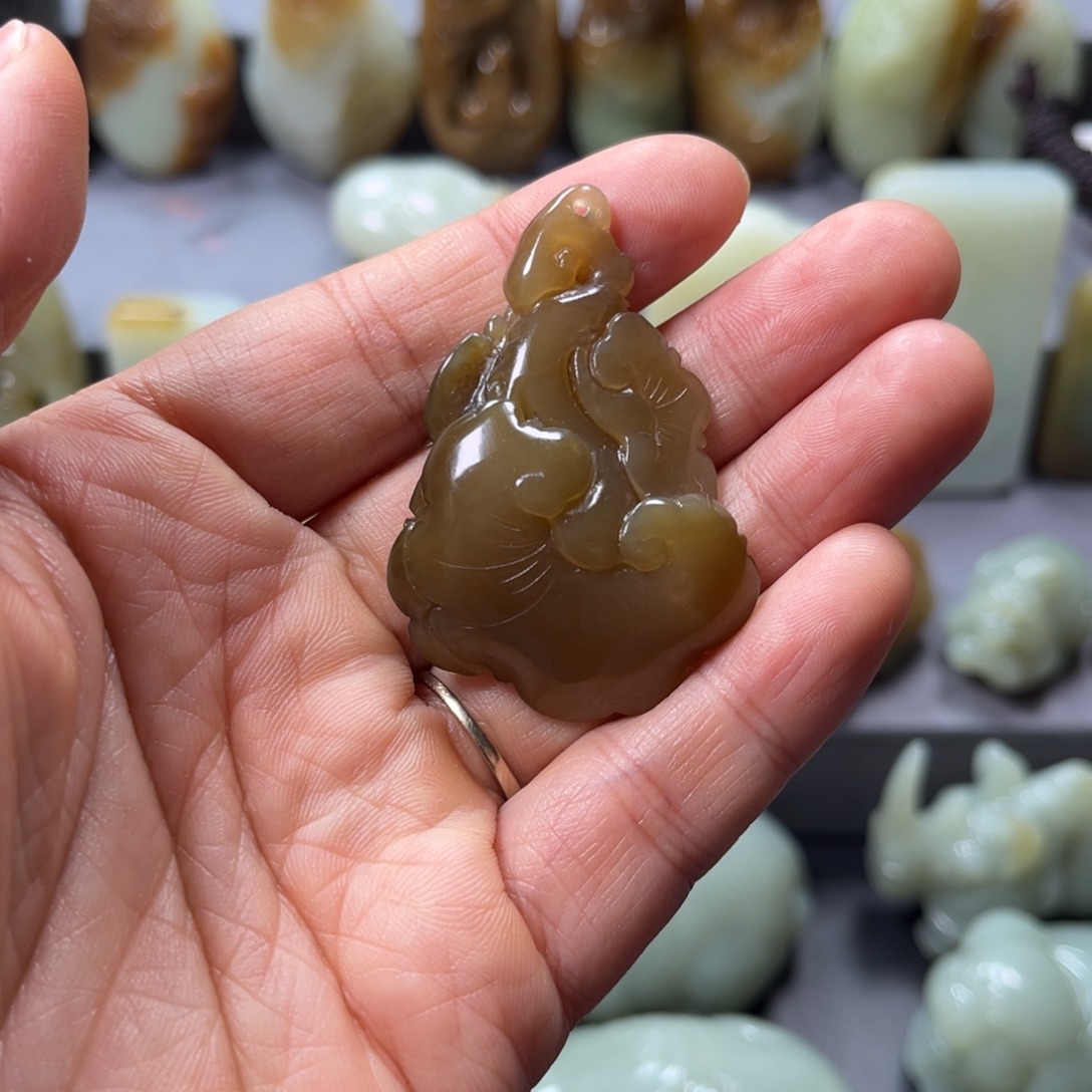 和田玉未镶嵌颈饰