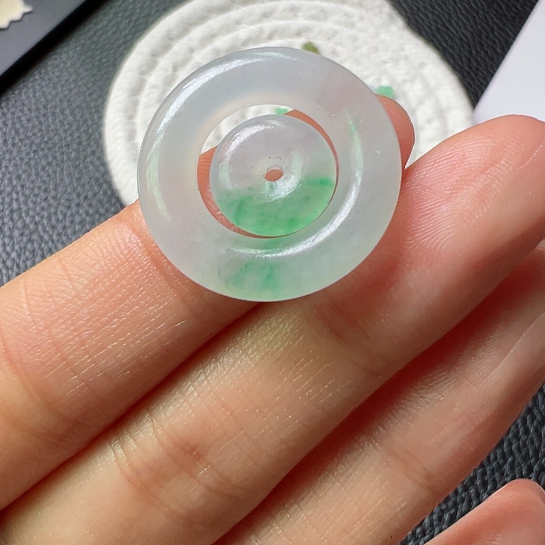 定制翡翠未镶嵌子母扣