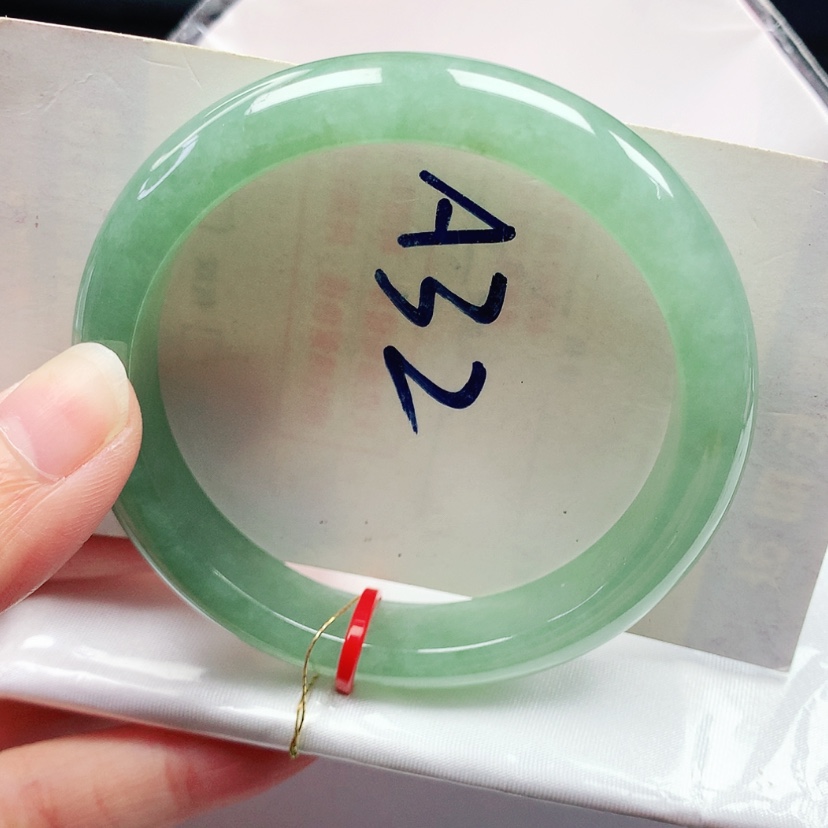 【闪购商品】翡翠手镯未镶嵌52.5圈